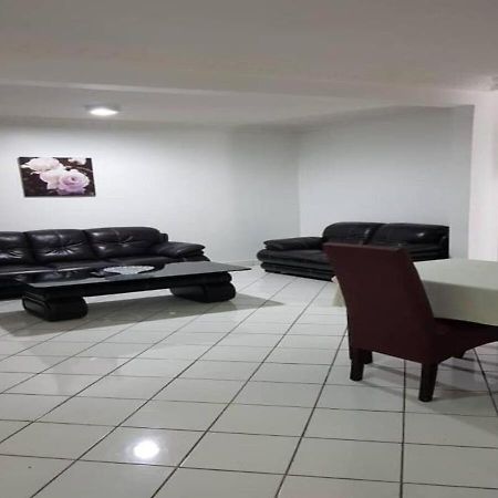 Hotel Imperial Libreville Bagian luar foto