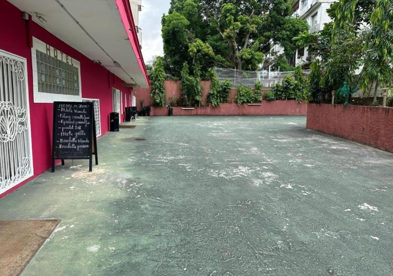 Hotel Imperial Libreville Bagian luar foto