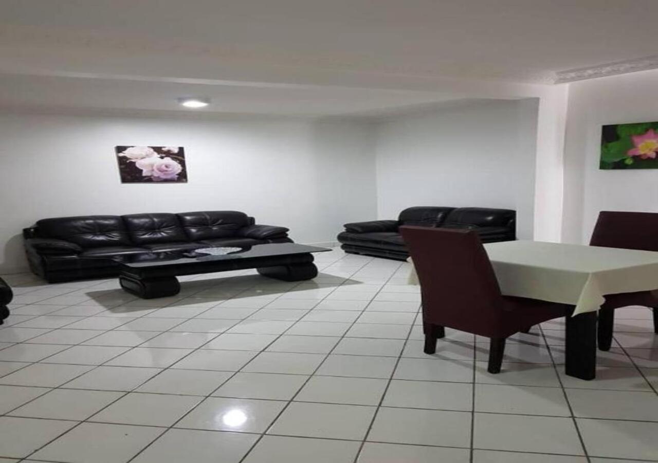 Hotel Imperial Libreville Bagian luar foto