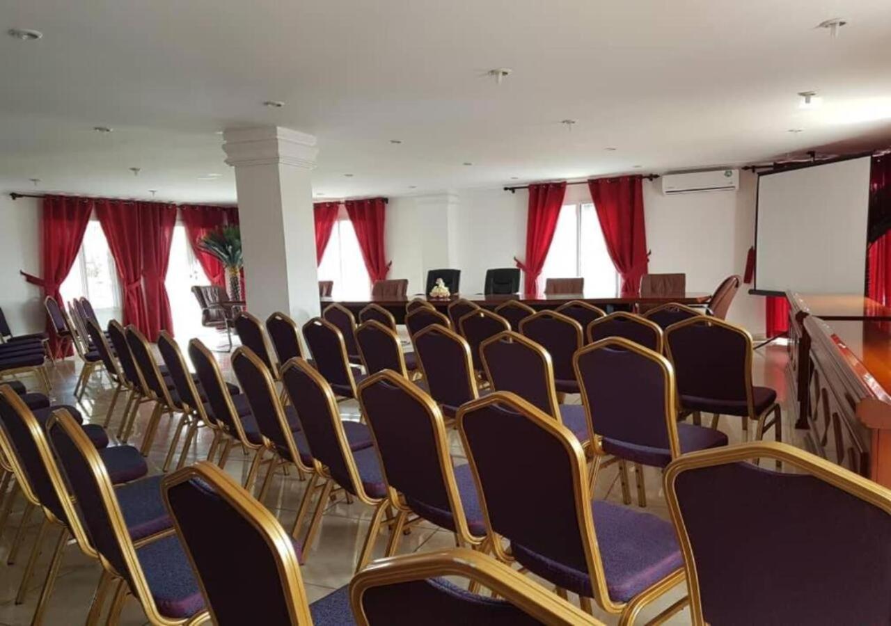 Hotel Imperial Libreville Bagian luar foto
