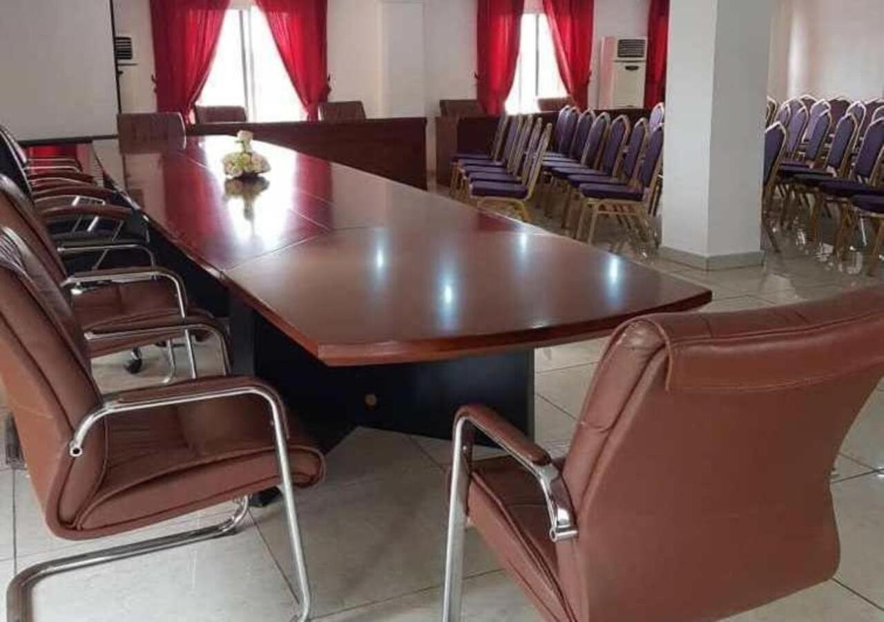Hotel Imperial Libreville Bagian luar foto