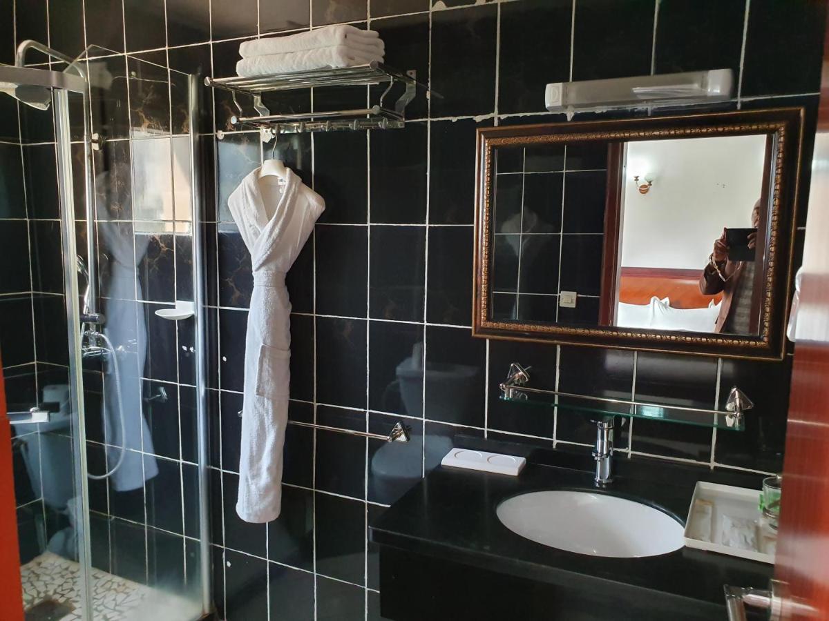 Hotel Imperial Libreville Bagian luar foto