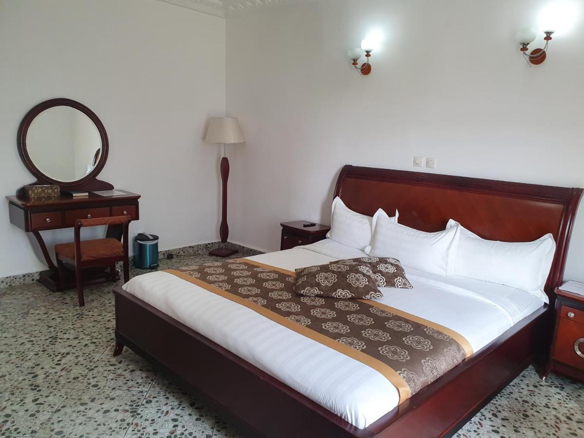 Hotel Imperial Libreville Bagian luar foto